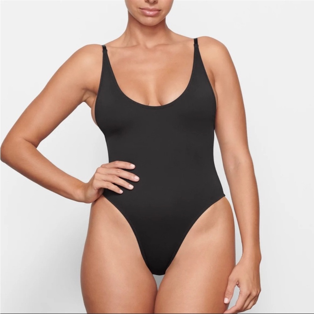 Skims swim